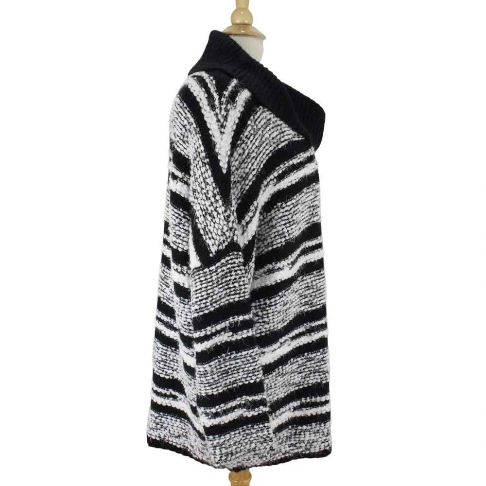 Calvin Klein Cowl Neck Sweater Cape  L/XL Black White Chunky‎ Long Sleeve